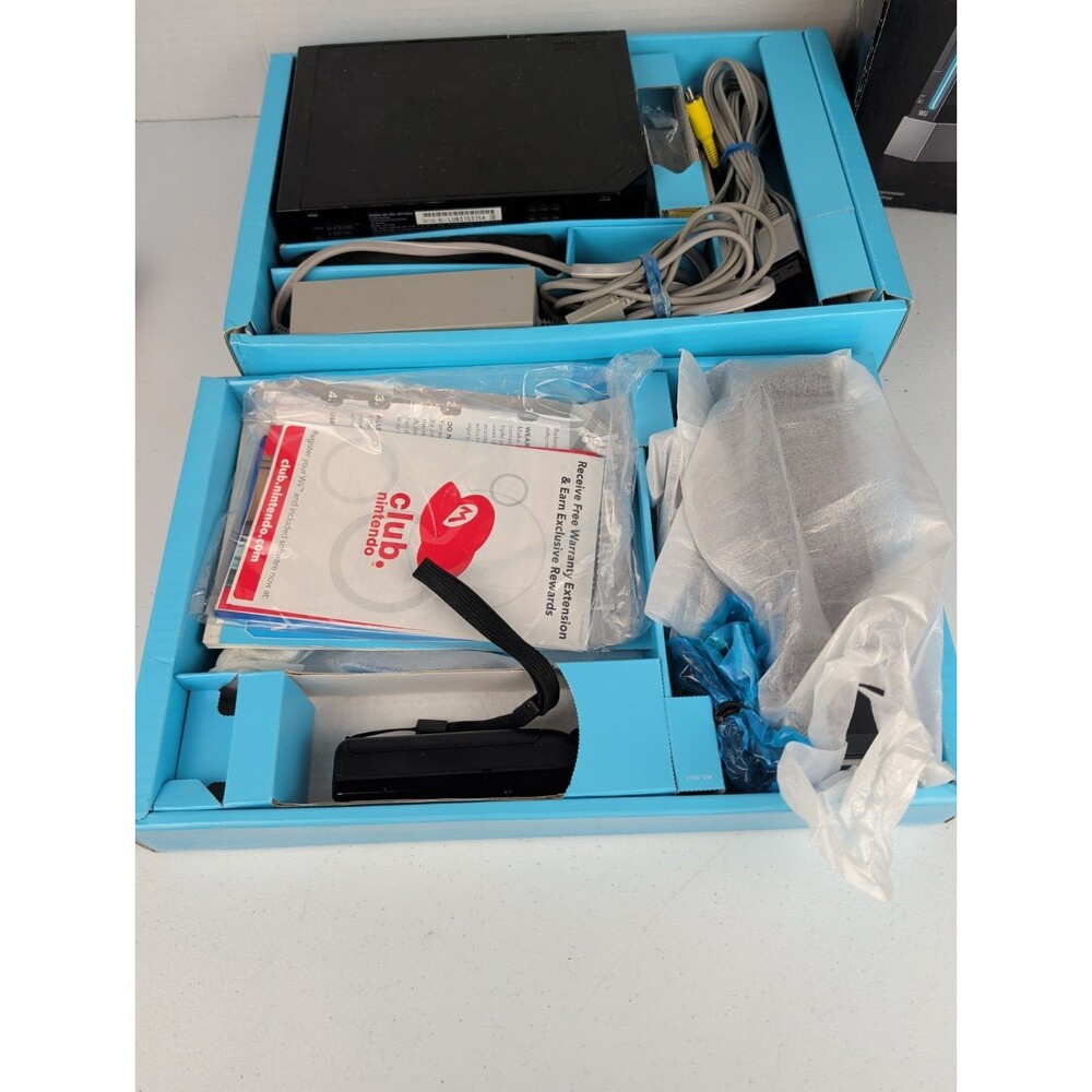 Nintendo Wii Black Console RVL-101 in Box With Inserts Manual Console Controller - Picture 7 of 9
